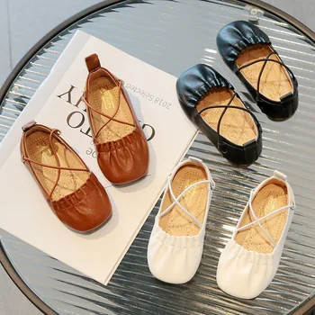Обувь для девочек 2023 Новая модная детская кожаная обувь с крестовым поясом Корейский стиль Принцесса Балетки Дети Мэри Джейн Обувь 여아구두
