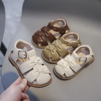 Сандалии для девочек в римском стиле 2023 Летняя детская повседневная обувь Детские пляжные сандалии с вырезом Удобная детская обувь на мягкой подошве
