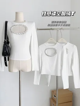 Корейская мода Сексуальные белые футболки Тонкие 90-е годы Женщины с длинным рукавом Шикарный роскошный укороченный топ Hollow Out Diamonds Top Mori Girl Streetwear